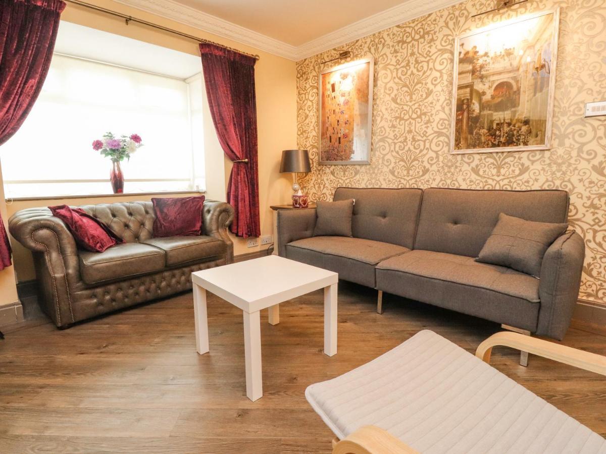 23 Wolsey Close Thornton  외부 사진